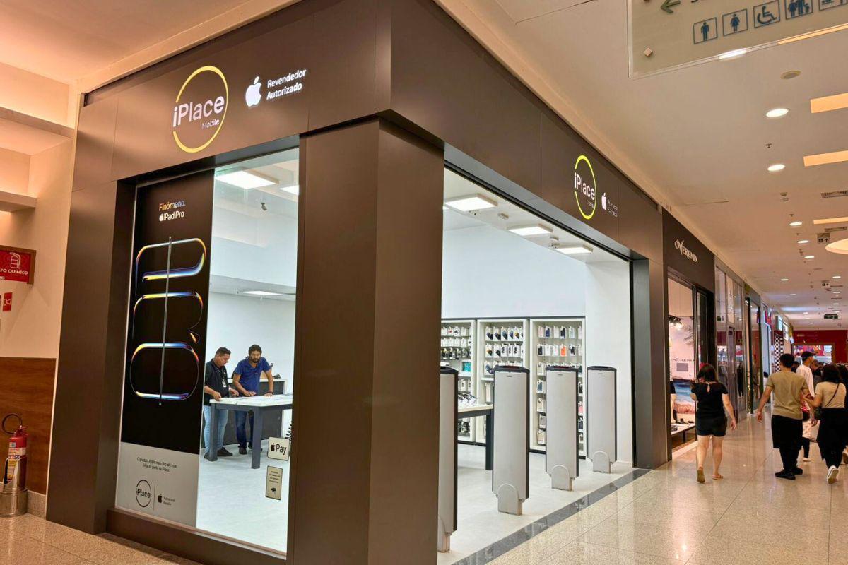 Fachada da loja iPlace em shopping executada pela GFM Visual