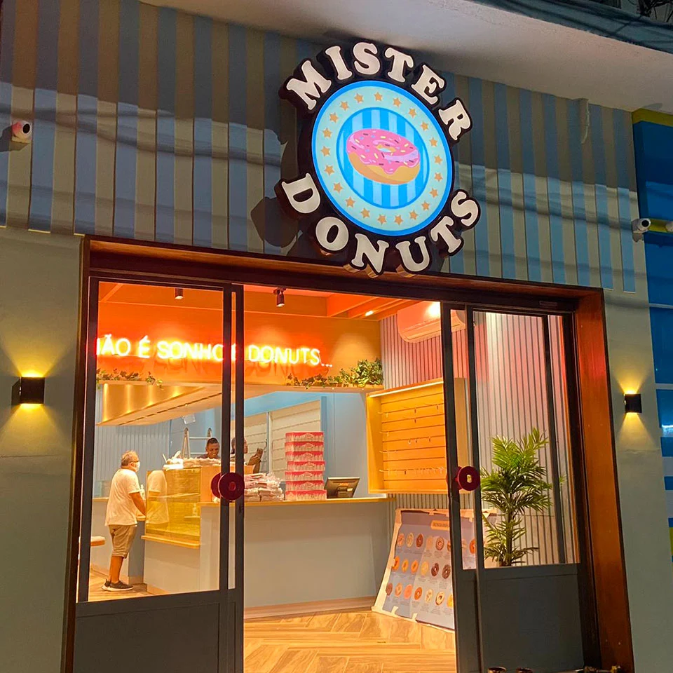 Luminoso em chapa Mister Donuts